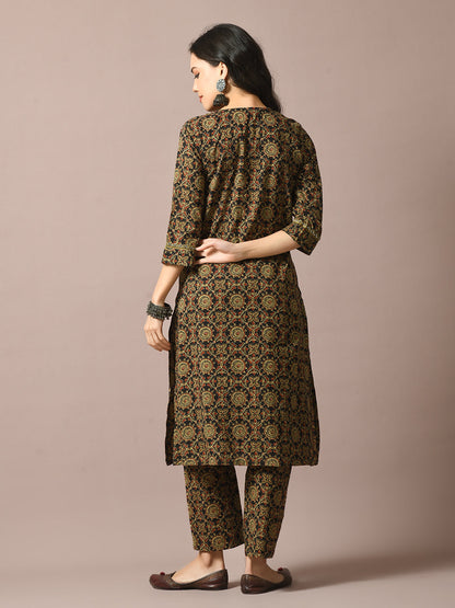 Women's  Multi Printed Cotton Straight Party Kurta Sets