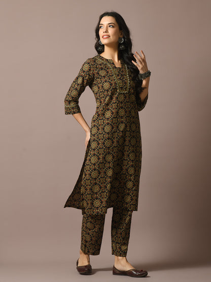 Women's  Multi Printed Cotton Straight Party Kurta Sets
