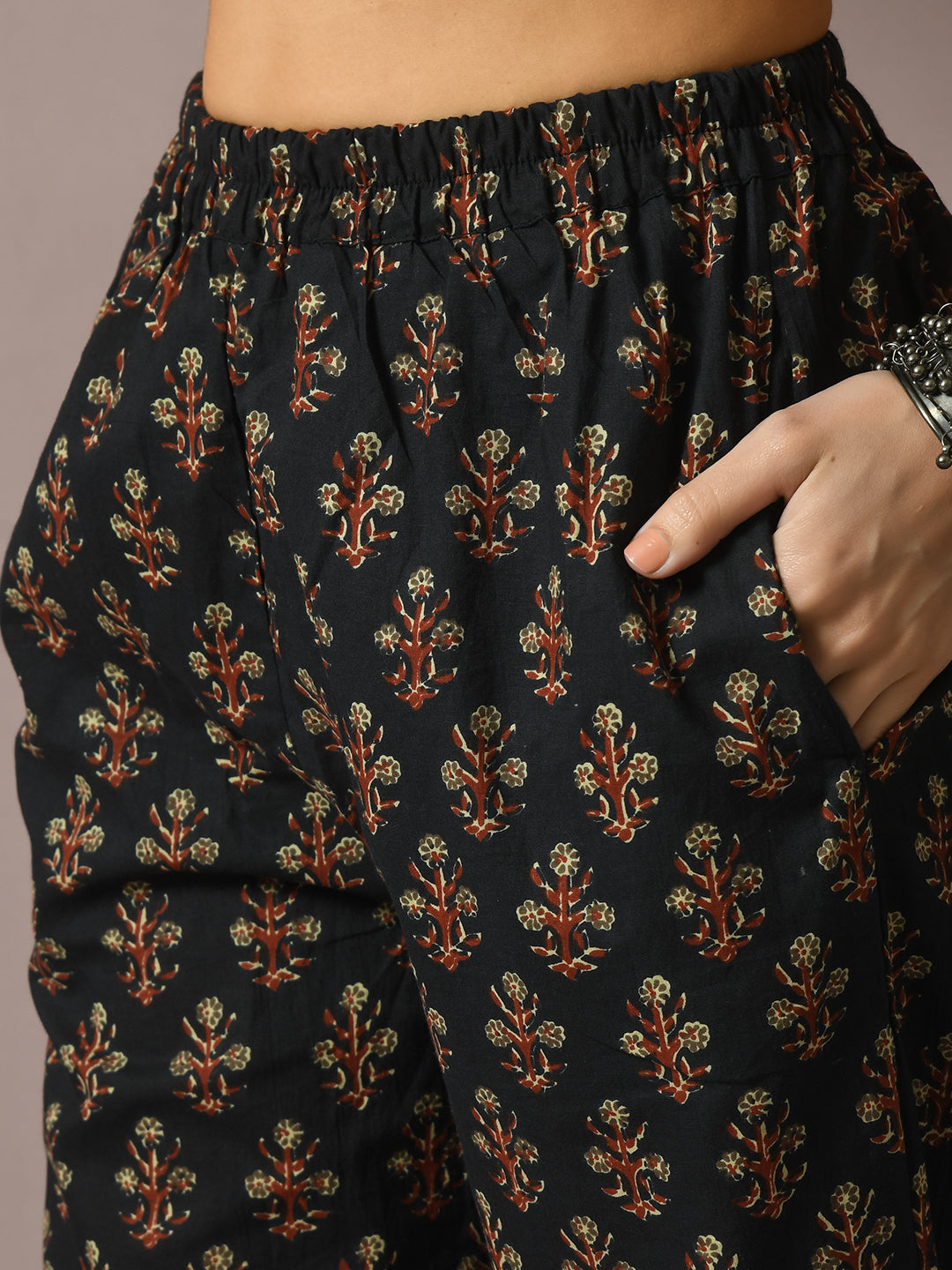 Women's  Black Printed Cotton Straight Party Kurta Sets With Dupatta