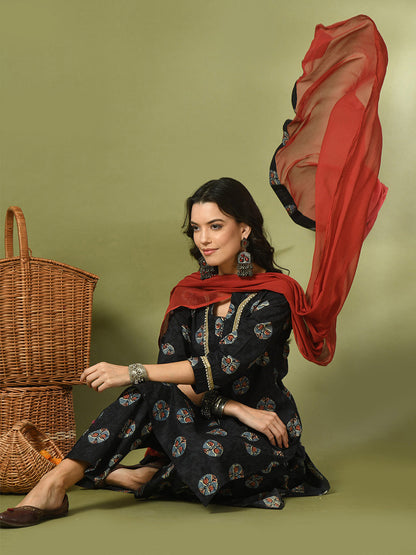 Women's  Black Printed Cotton Straight Party Kurta Sets With Dupatta