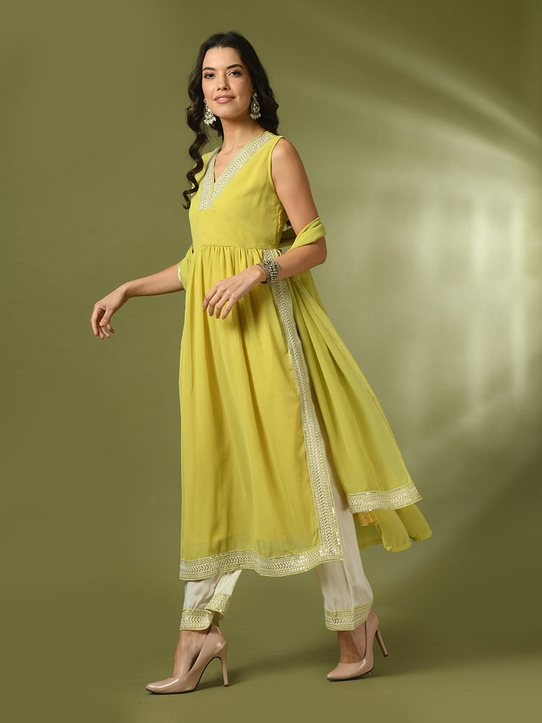 Women's  Yellow Solid Georgette Anarkali Party Kurta Sets With Dupatta
