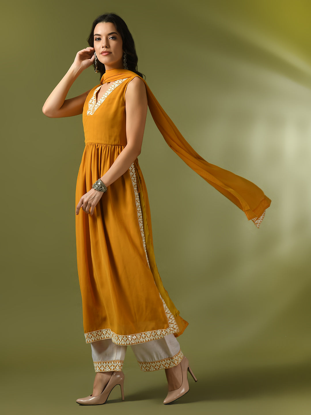 Women's  Yellow Solid Georgette Anarkali Party Kurta Sets With Dupatta