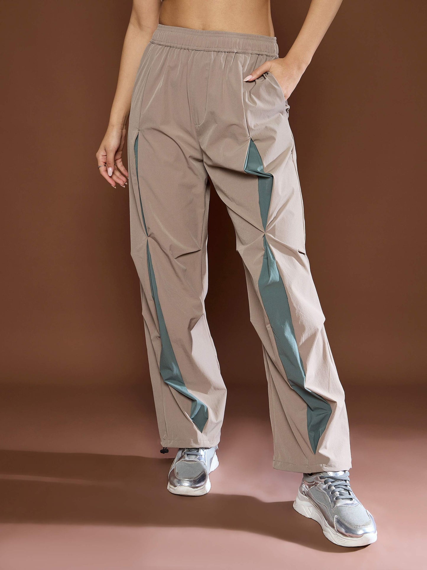 Women's Unisex Taupe Front Invert Pleat Baggy Parachute Pan