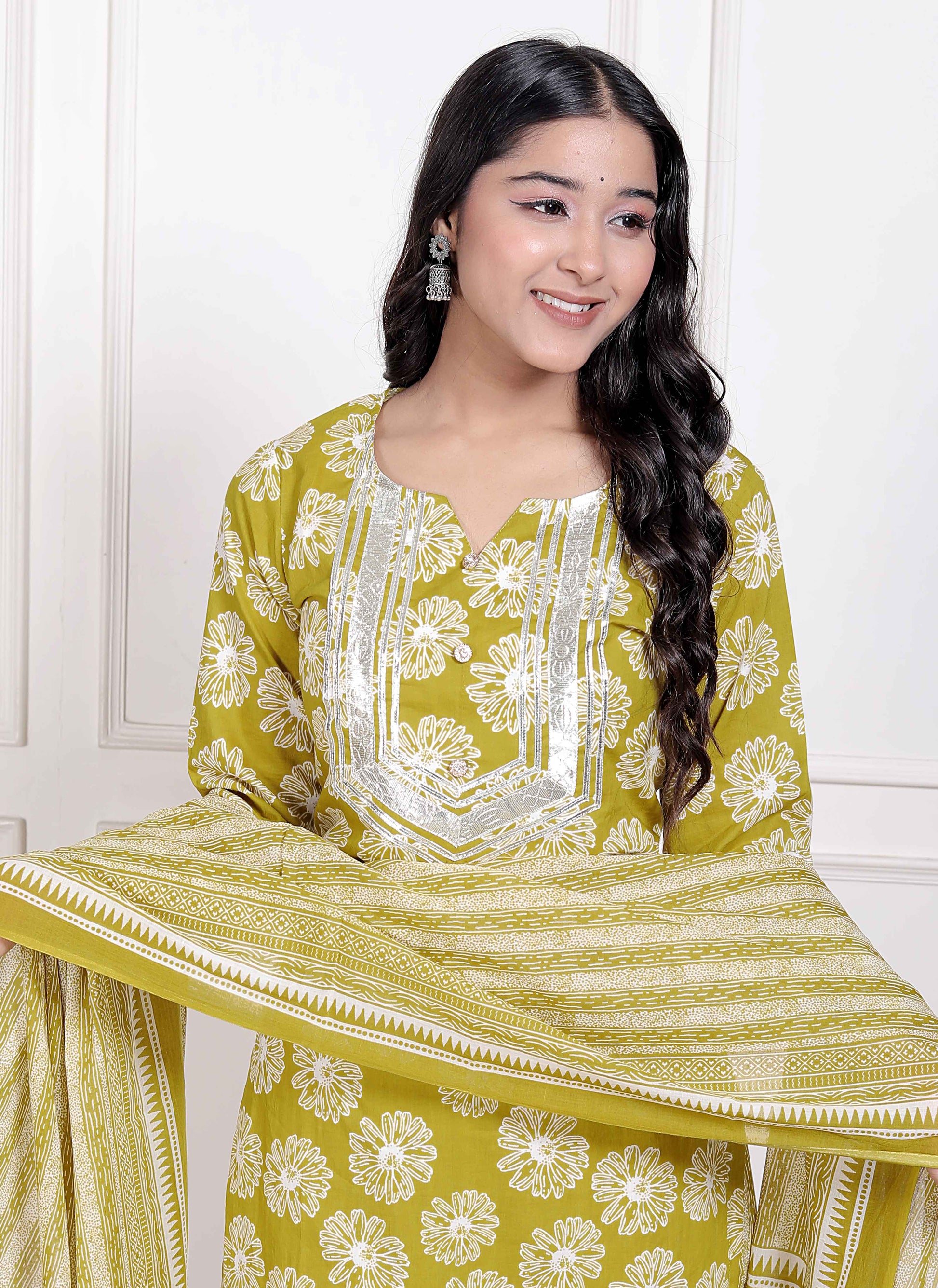 Color_YELLOW