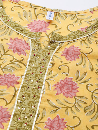 Women's Yellow Printed Kurta With Dupatta & Trouser