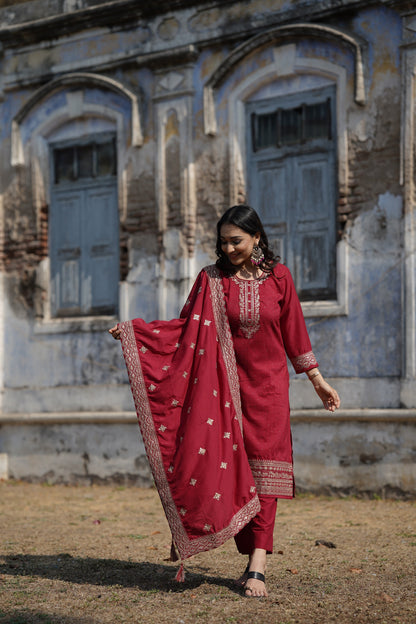 Women's Silk Blend Embroidered Kurta Pant With Dupatta