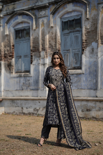Women's Silk Blend Embroidered Floral Printed Kurta Pant With Dupatta