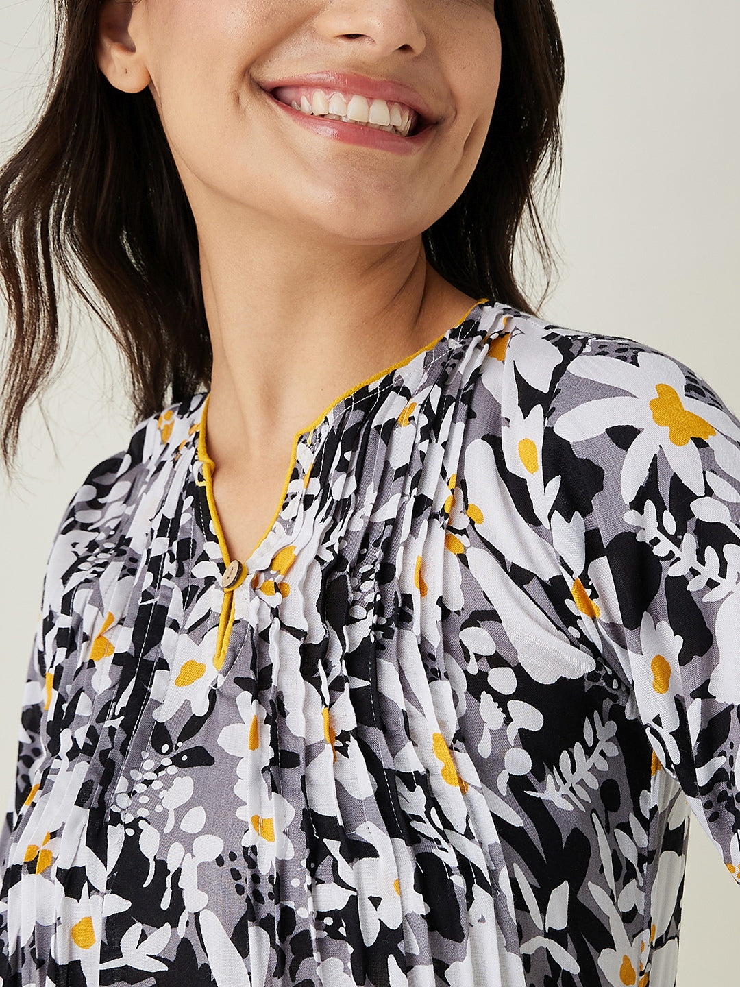 Women's Black and White Floral Printed Nightdress
