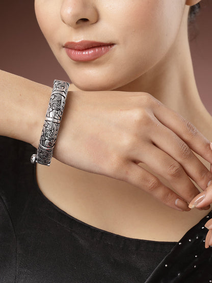 Women's Silver-Toned German Silver Oxidised Kada Bangle