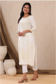 Women's Offwhite Rayon Printed Straight Kurta