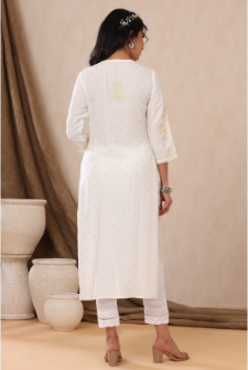 Women's Offwhite Rayon Printed Straight Kurta