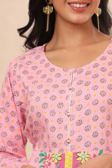 Women's Pink Rayon Printed A-Line Kurta
