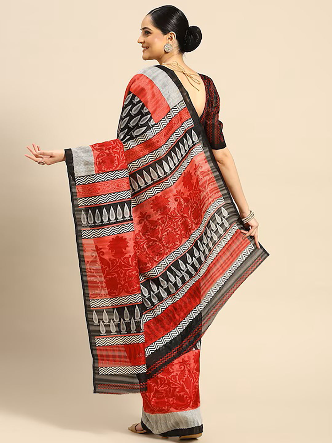 Women's Red Tussar Silk Printed Saree