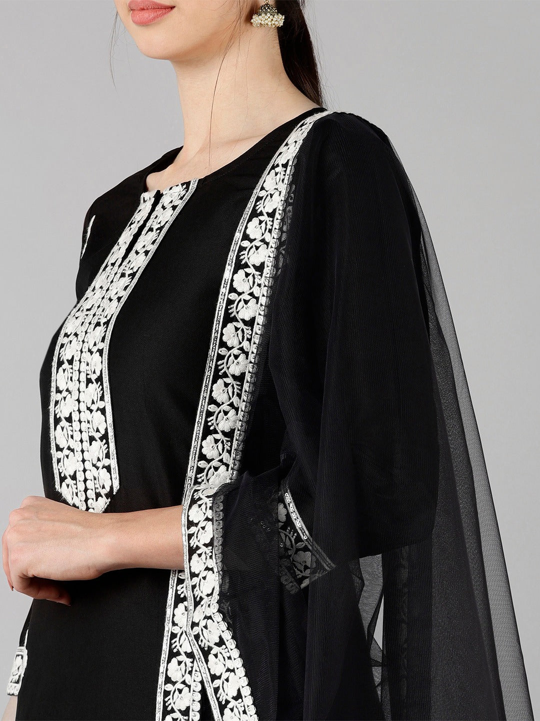 Color_Black