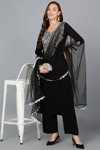 Women's Silk Blend Embroidered Party Wear