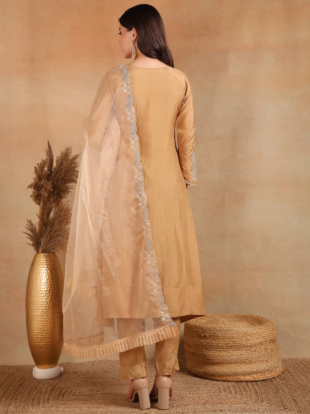 Color_Beige