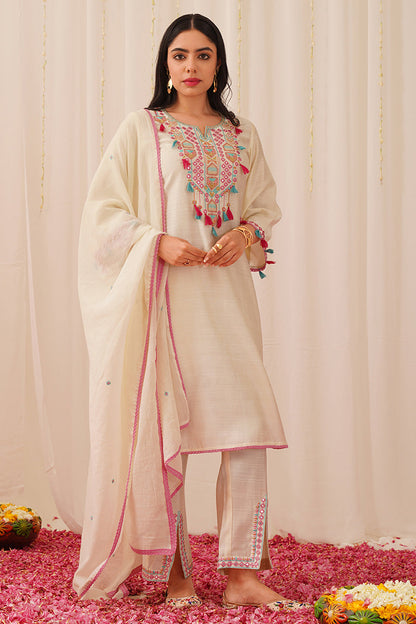 Women's Off White Viscose Rayon Solid Embroidered Straight Kurta Trouser With Dupatta