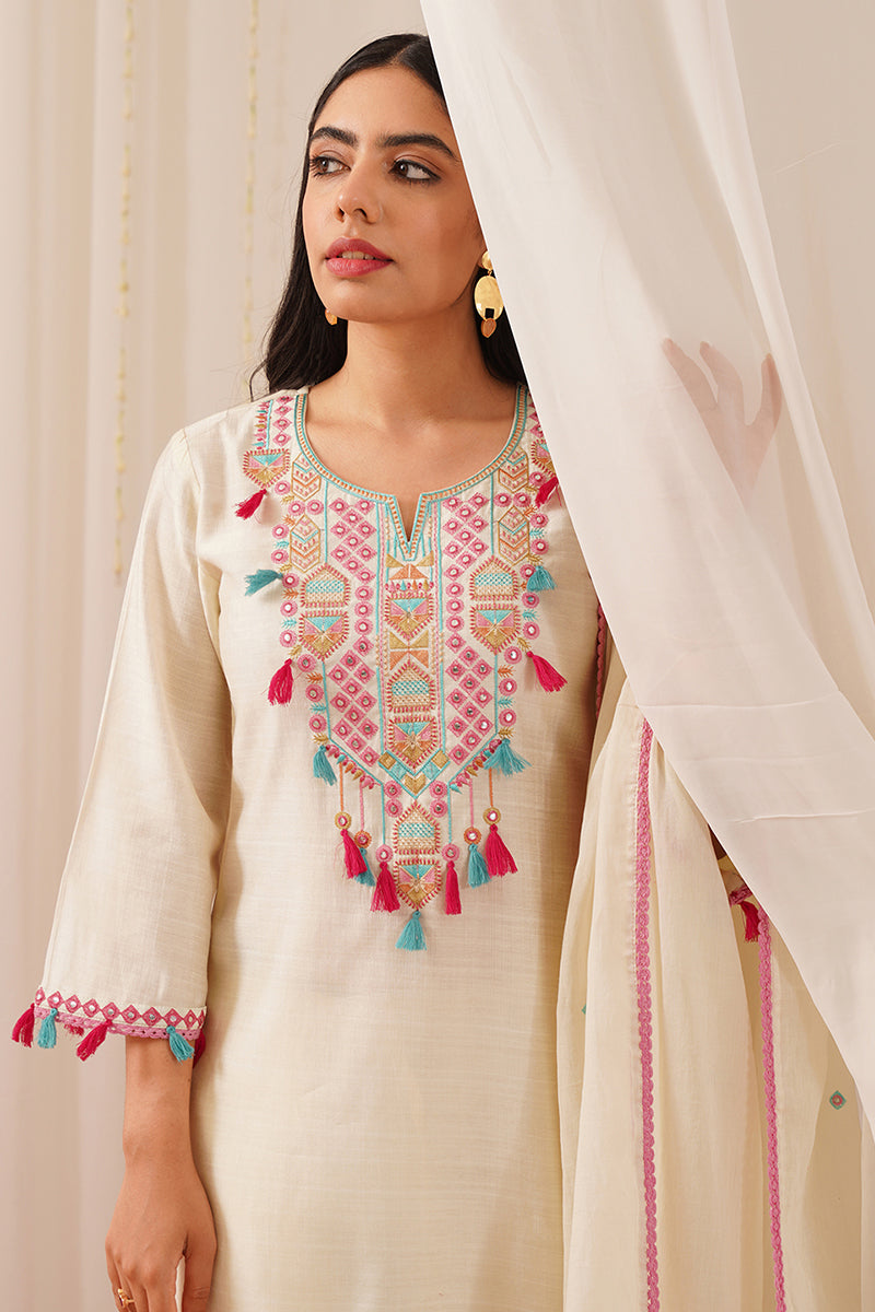 Women's Off White Viscose Rayon Solid Embroidered Straight Kurta Trouser With Dupatta