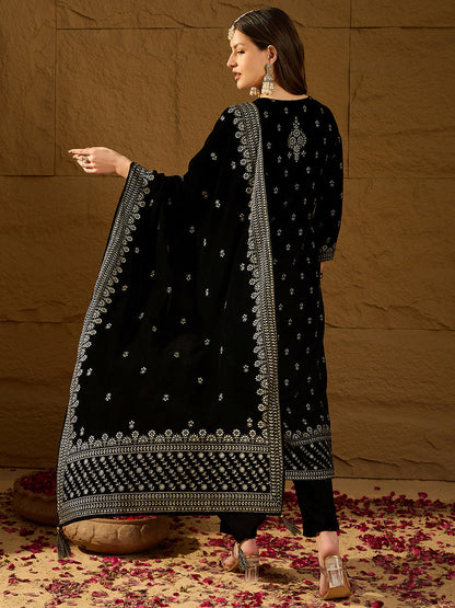 Color_Black
