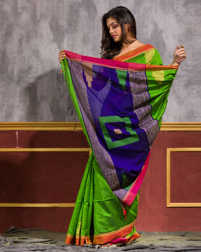 Women's Green Cotton Blend Handloom Saree