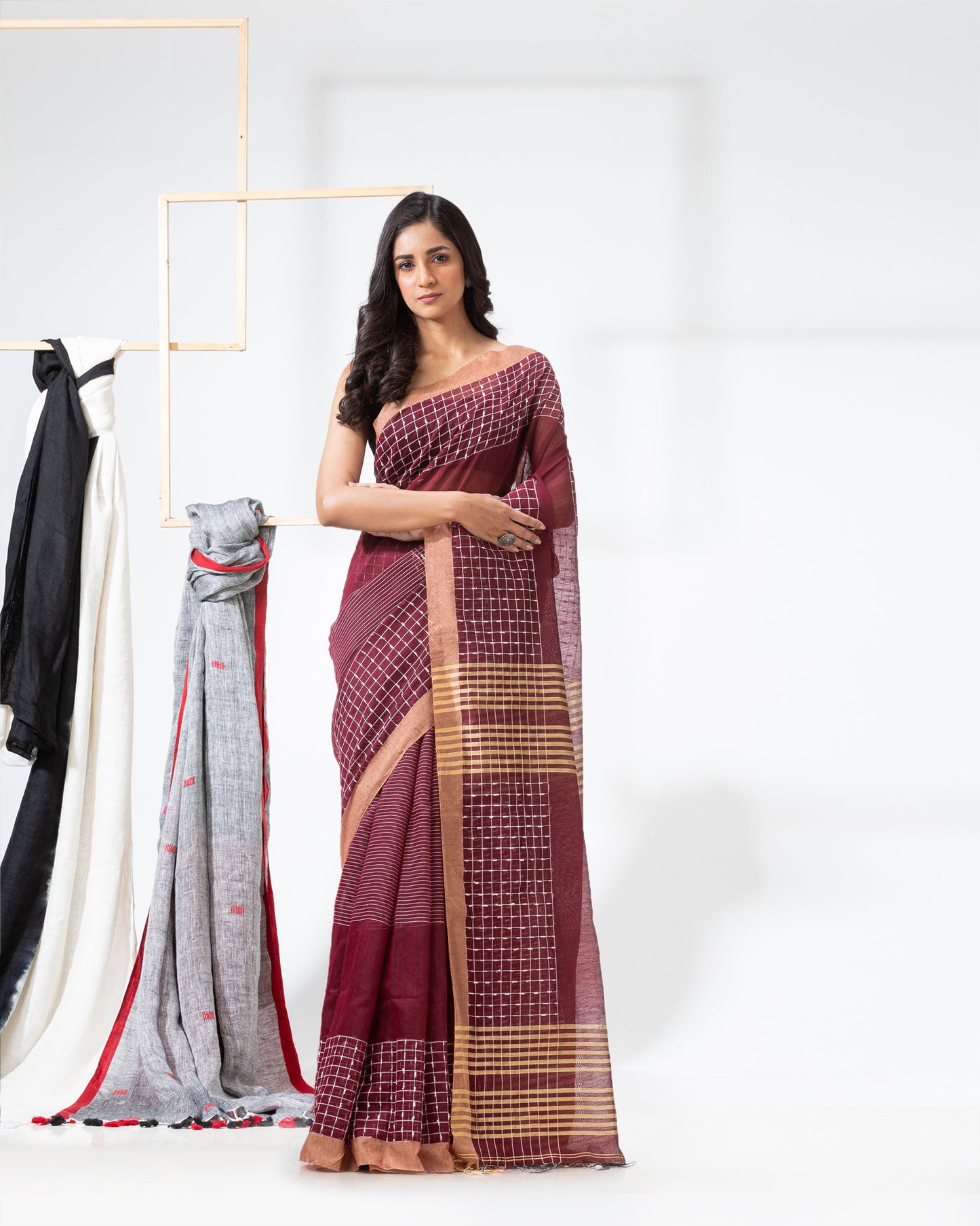 Women's Maroon Cotton Blend Handloom Saree