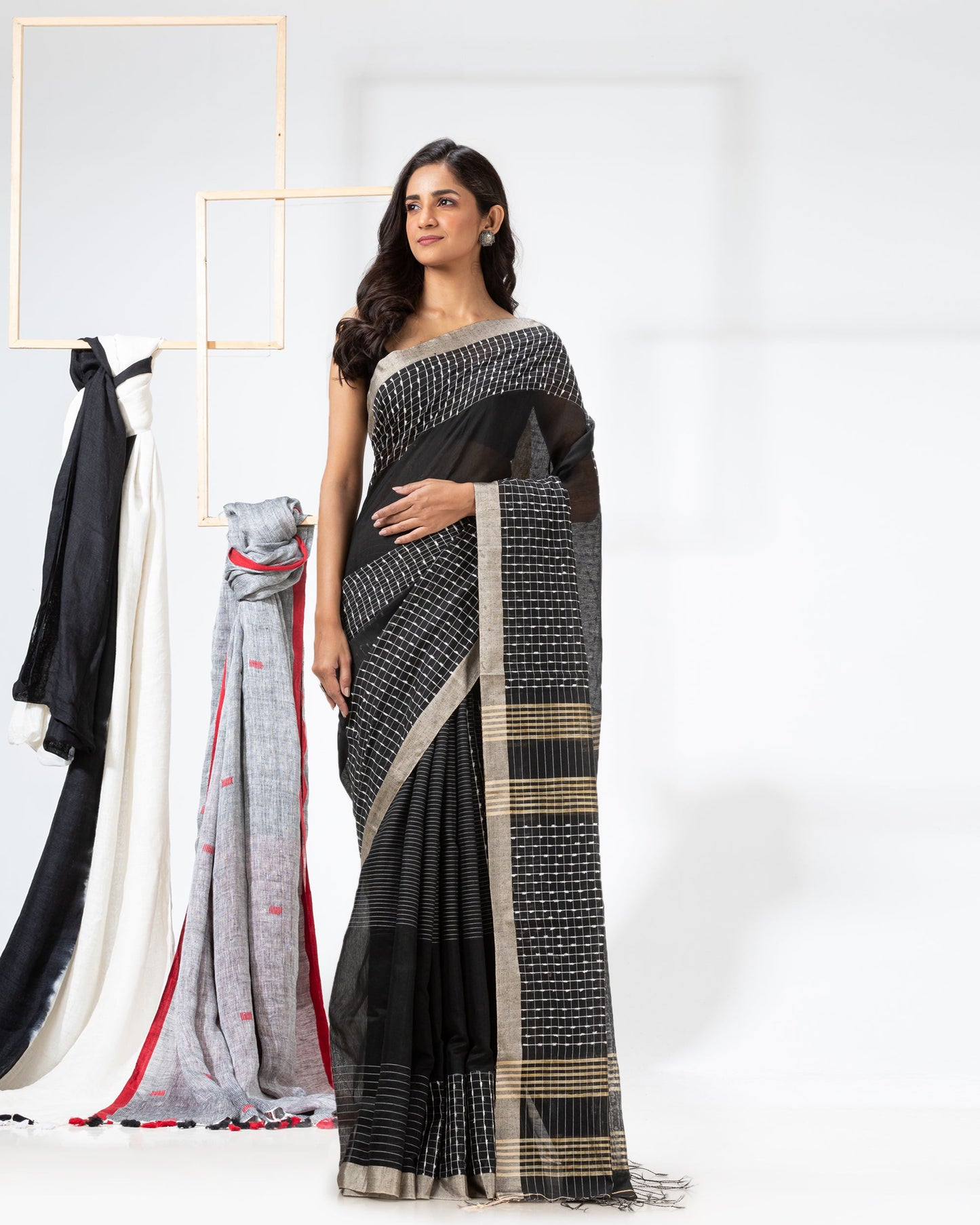 Women's Black Cotton Blend Handloom Saree