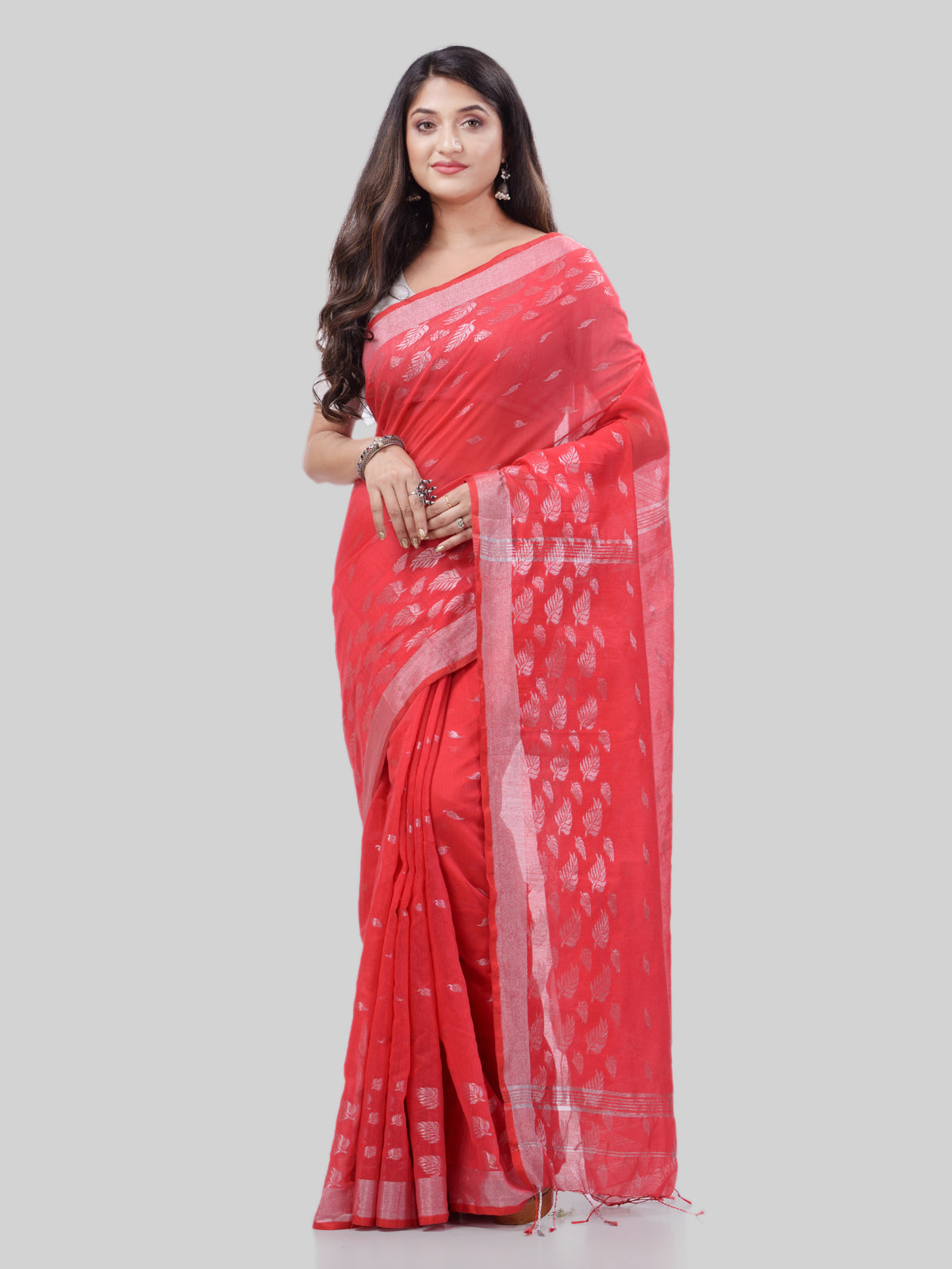 Women's Tant Cotton Silk Red Handloom Saree Flowting Leaves Work