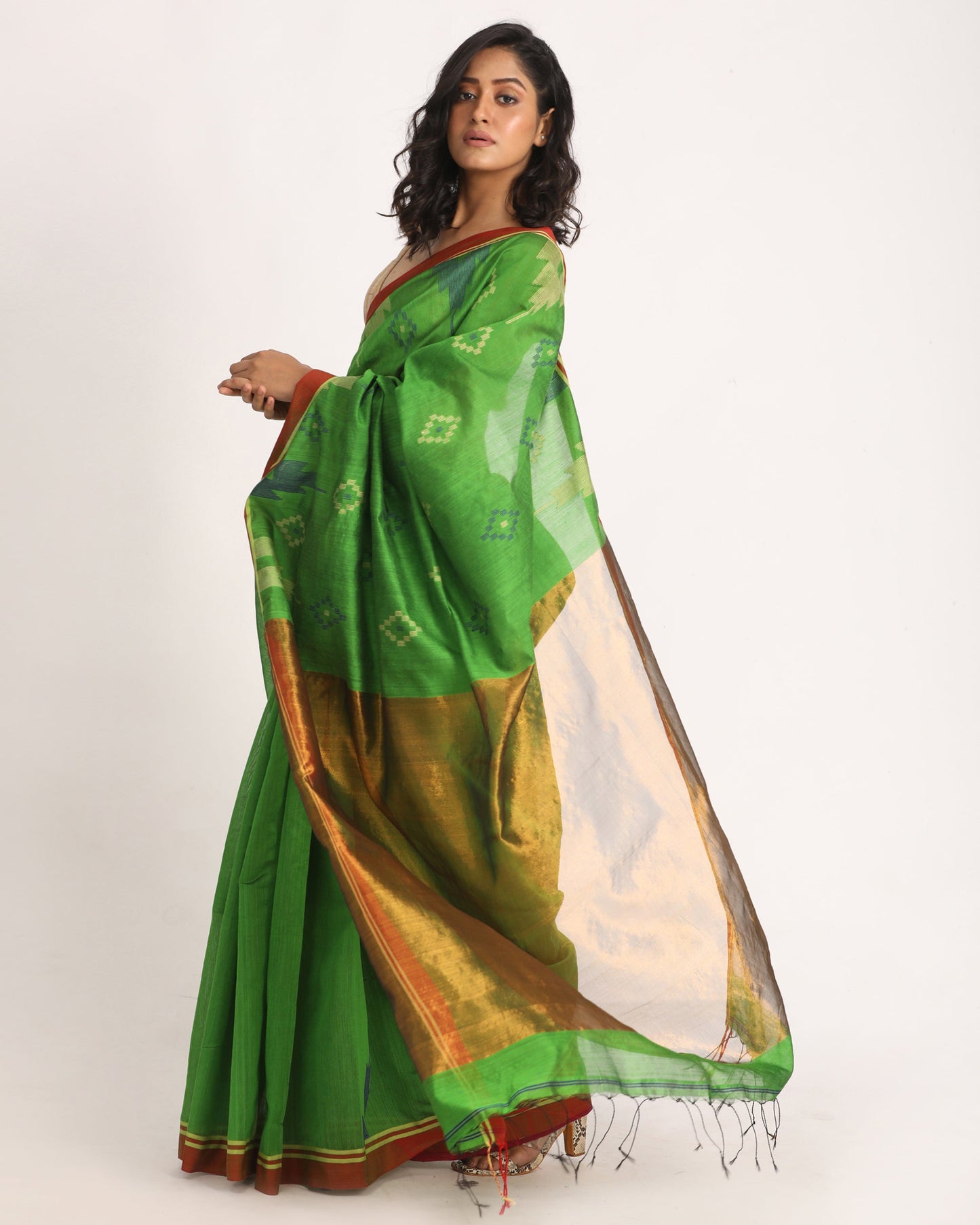 Women's Green Cotton Blend Handloom Saree