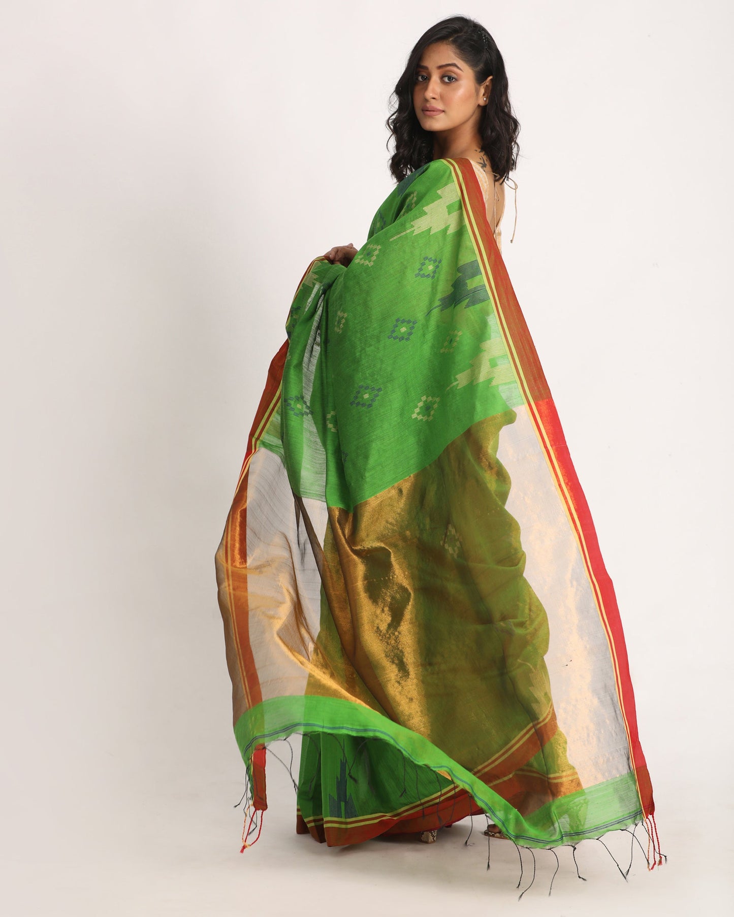 Women's Green Cotton Blend Handloom Saree