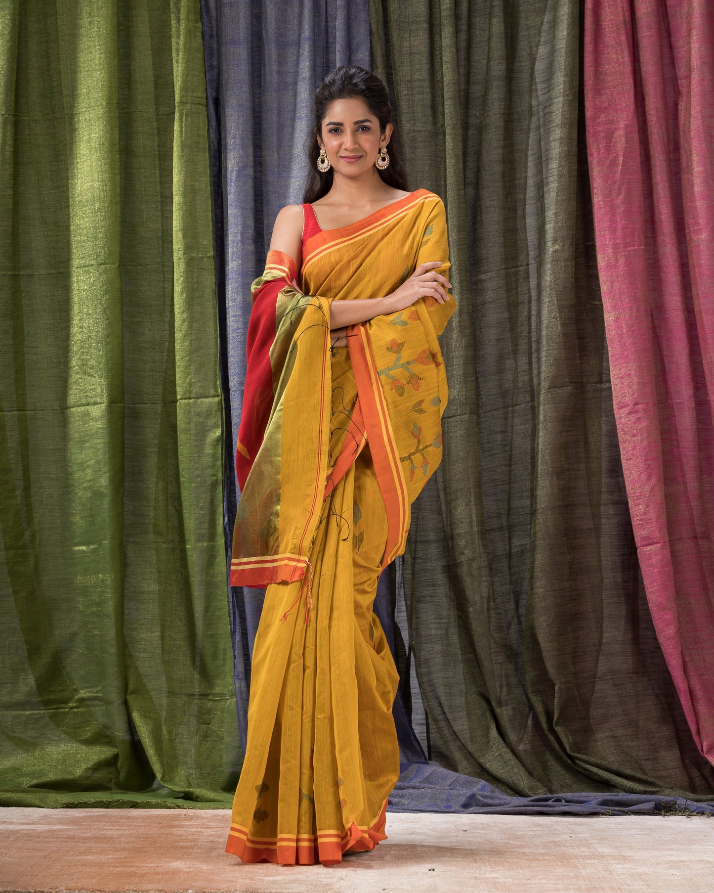 Women's Yellow Cotton Blend Handloom Jamdani Saree