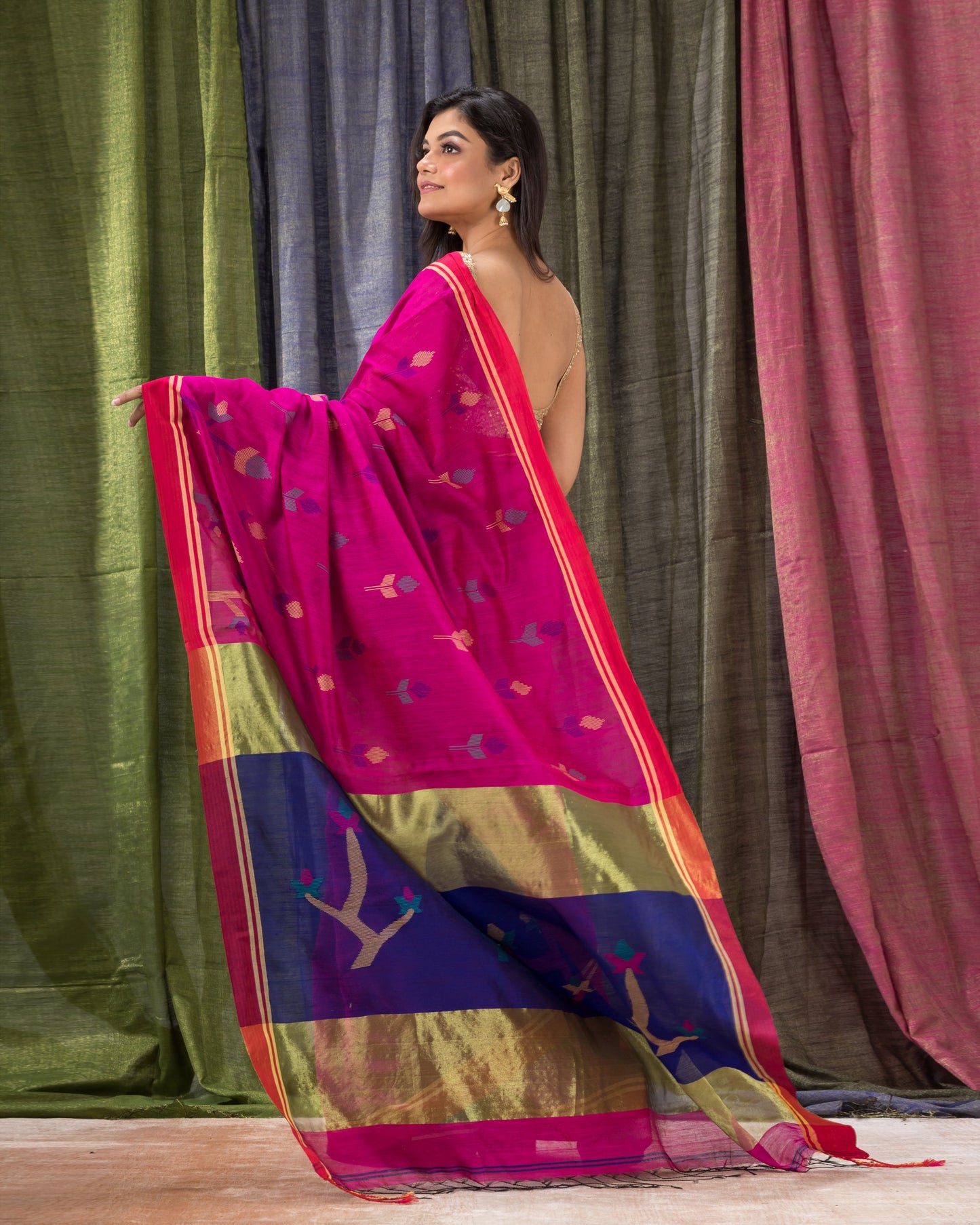 Women's Pink Cotton Blend Handloom Jamdani Saree