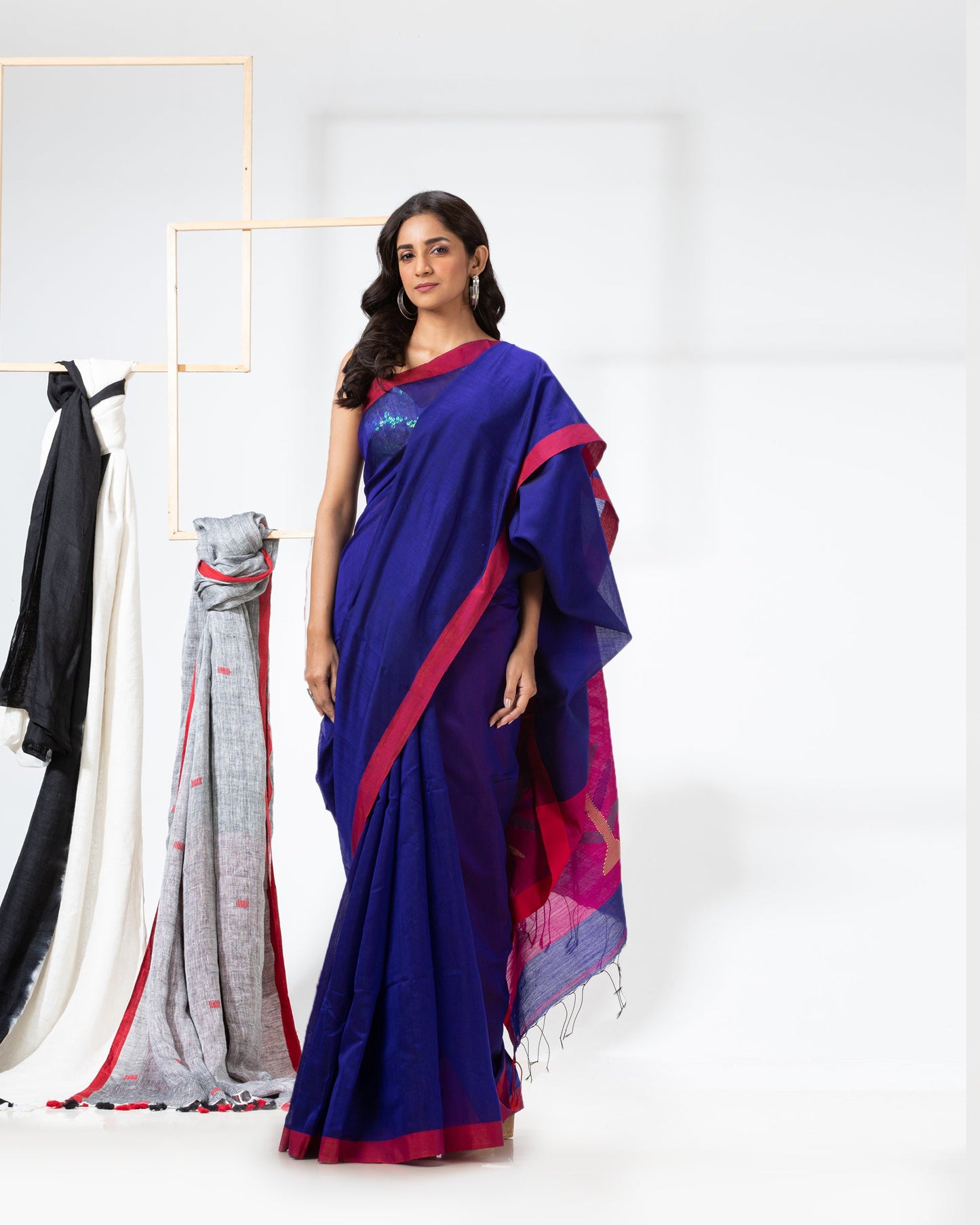 Women's Blue Cotton Blend Handloom Saree
