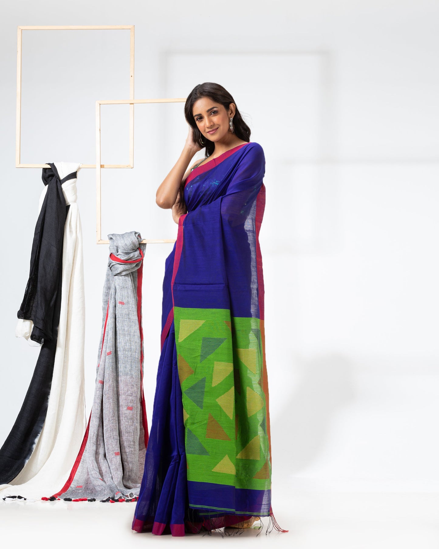 Women's Blue Cotton Blend Handloom Saree
