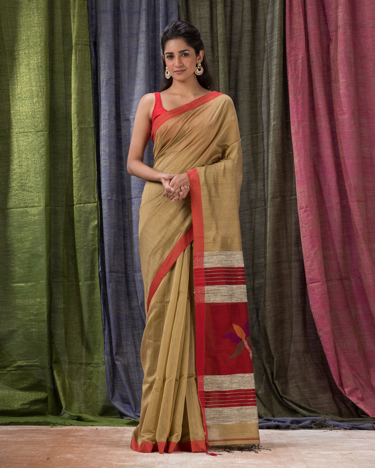 Women's Beige Cotton Blend Handloom Jamdani Saree
