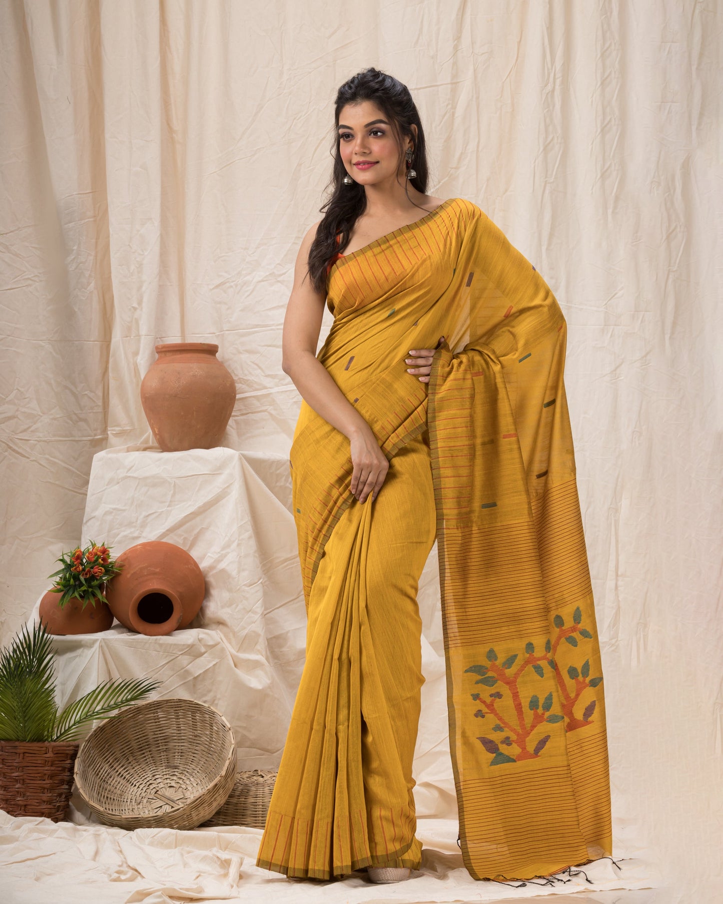 Women's Yellow Cotton Blend Handloom Jamdani Saree