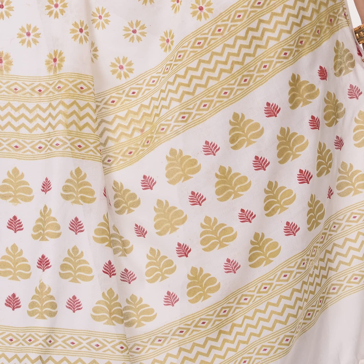 Women's Handspun Cotton White Handloom Print Saree