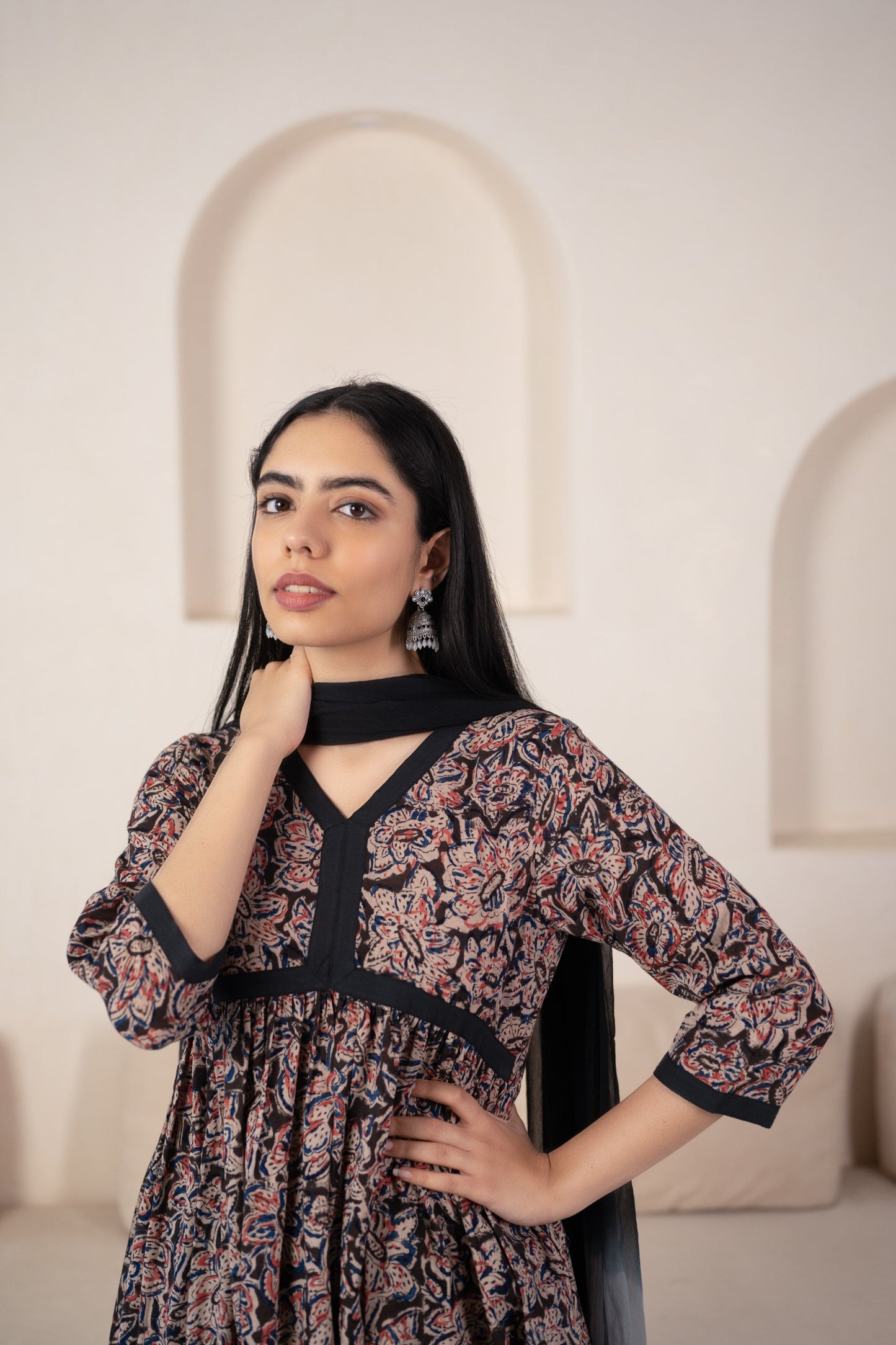 Womenâ€™s Black Printed Kurta with pant set by Myshka