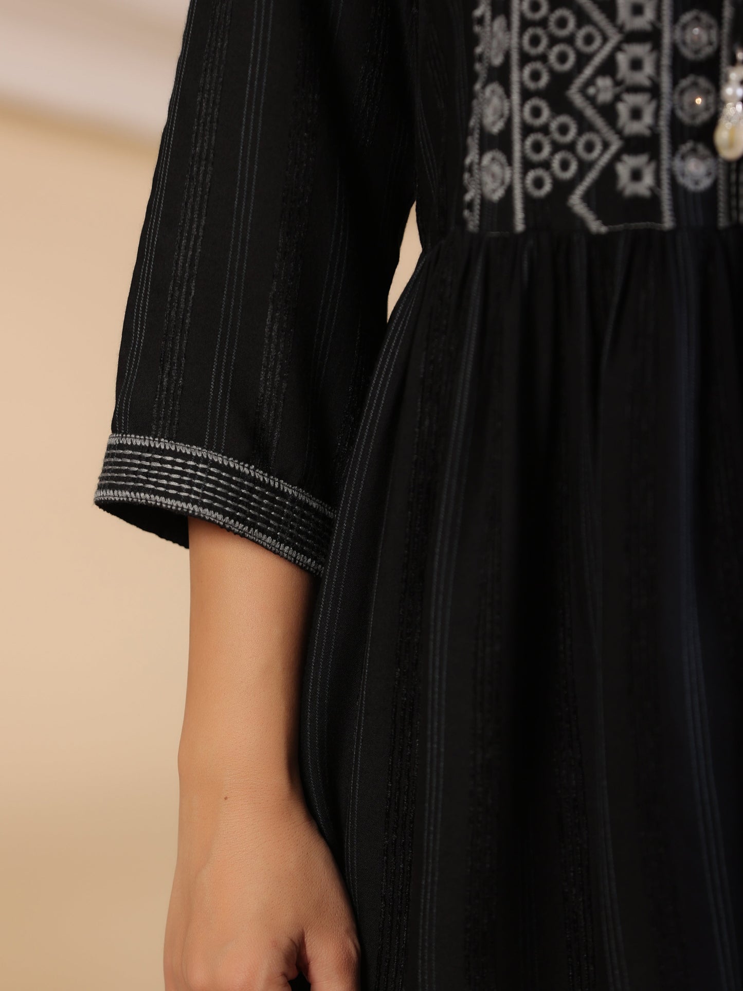 Color_Black