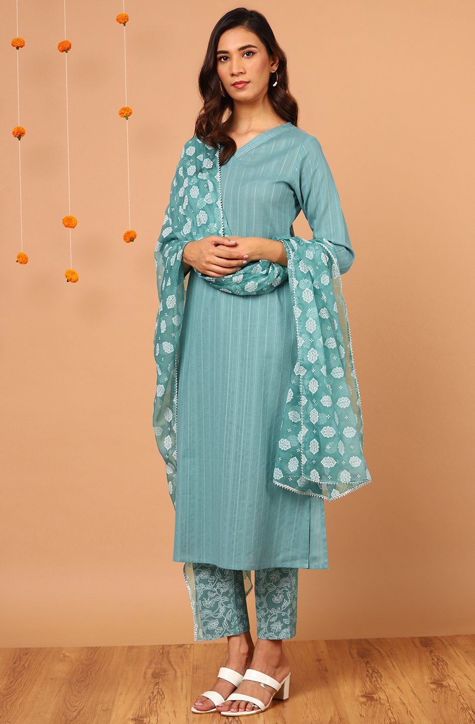 Women's Turquoise Cotton Kurta With Pant And Dupat