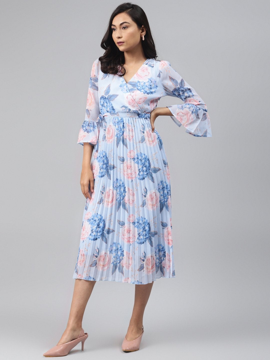 Women's Light Blue Floral Pleated Midi Dress