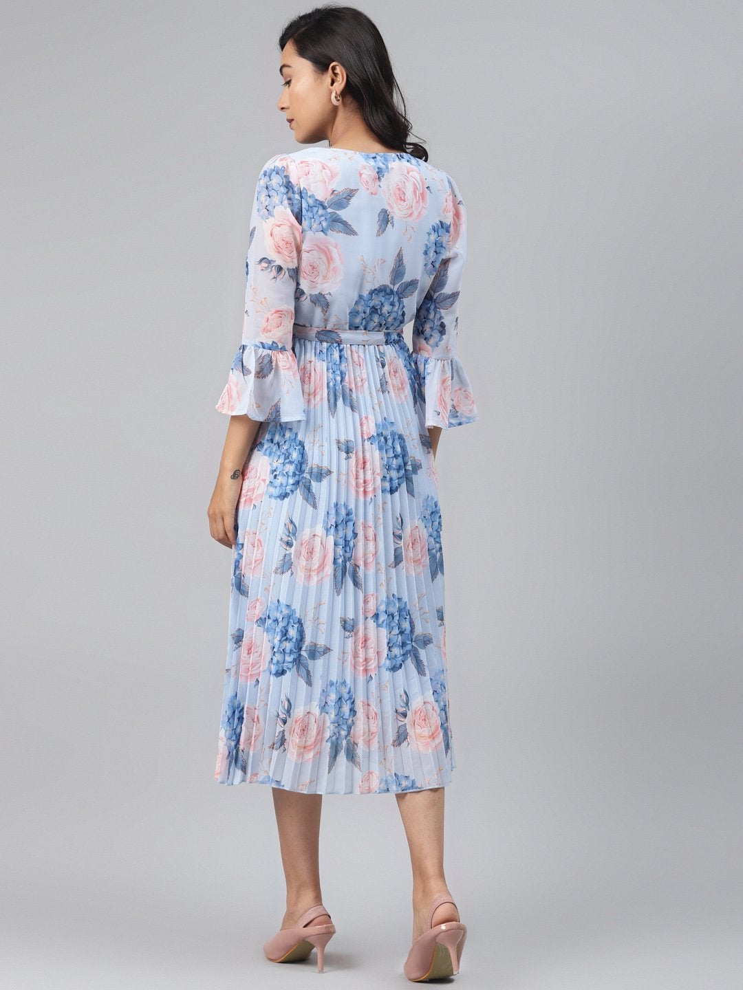 Women's Light Blue Floral Pleated Midi Dress