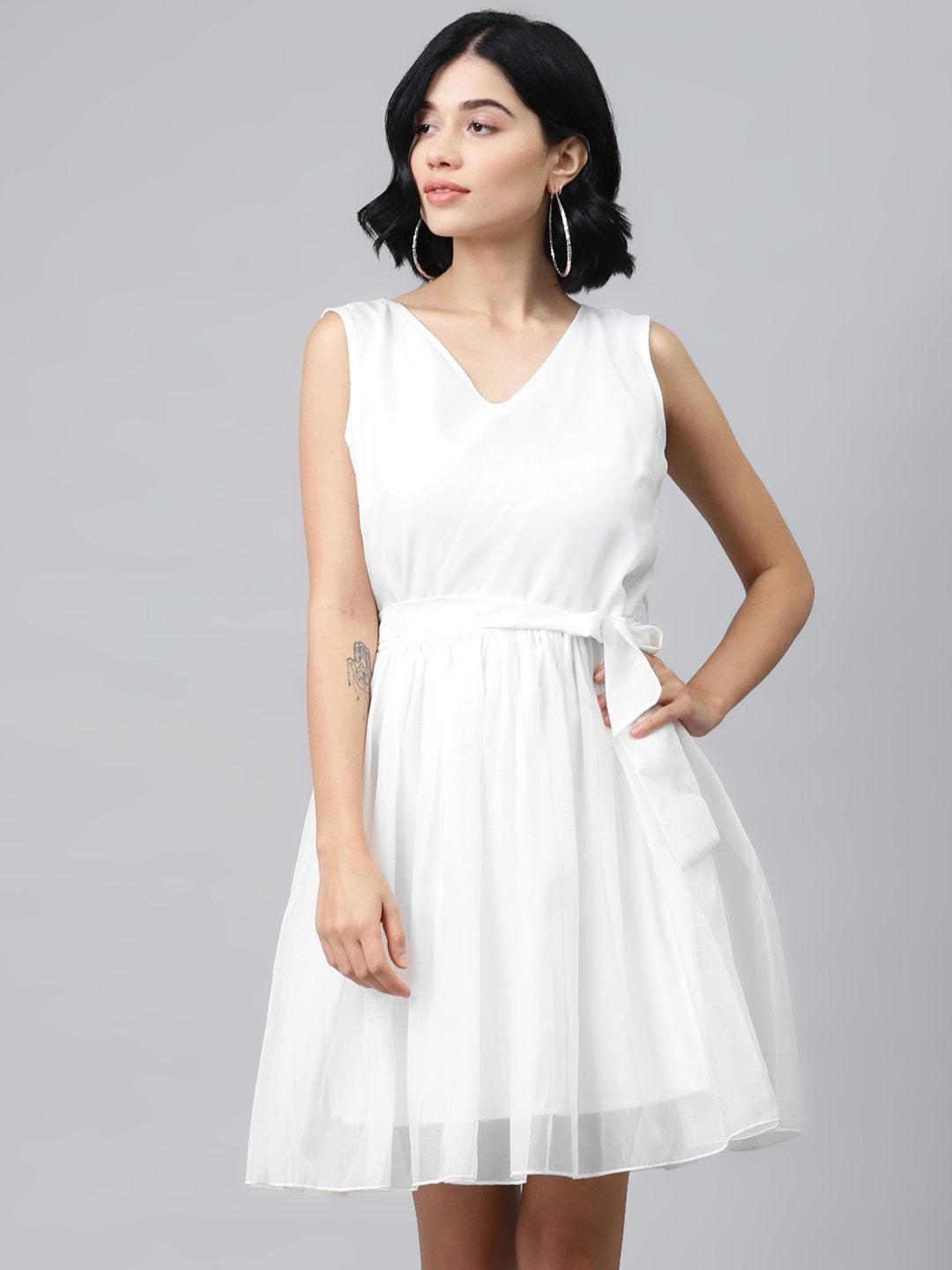 Women's Off-White Sleeveless Belted Mini Dress
