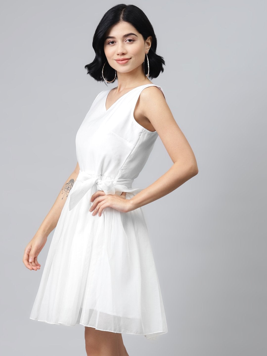 Women's Off-White Sleeveless Belted Mini Dress