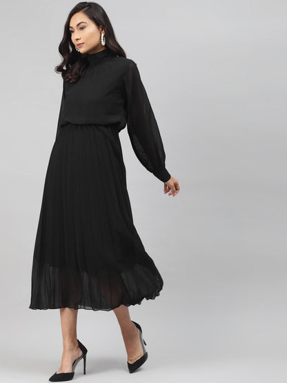 Women's Black Neck Tie-Up Pleated Dress