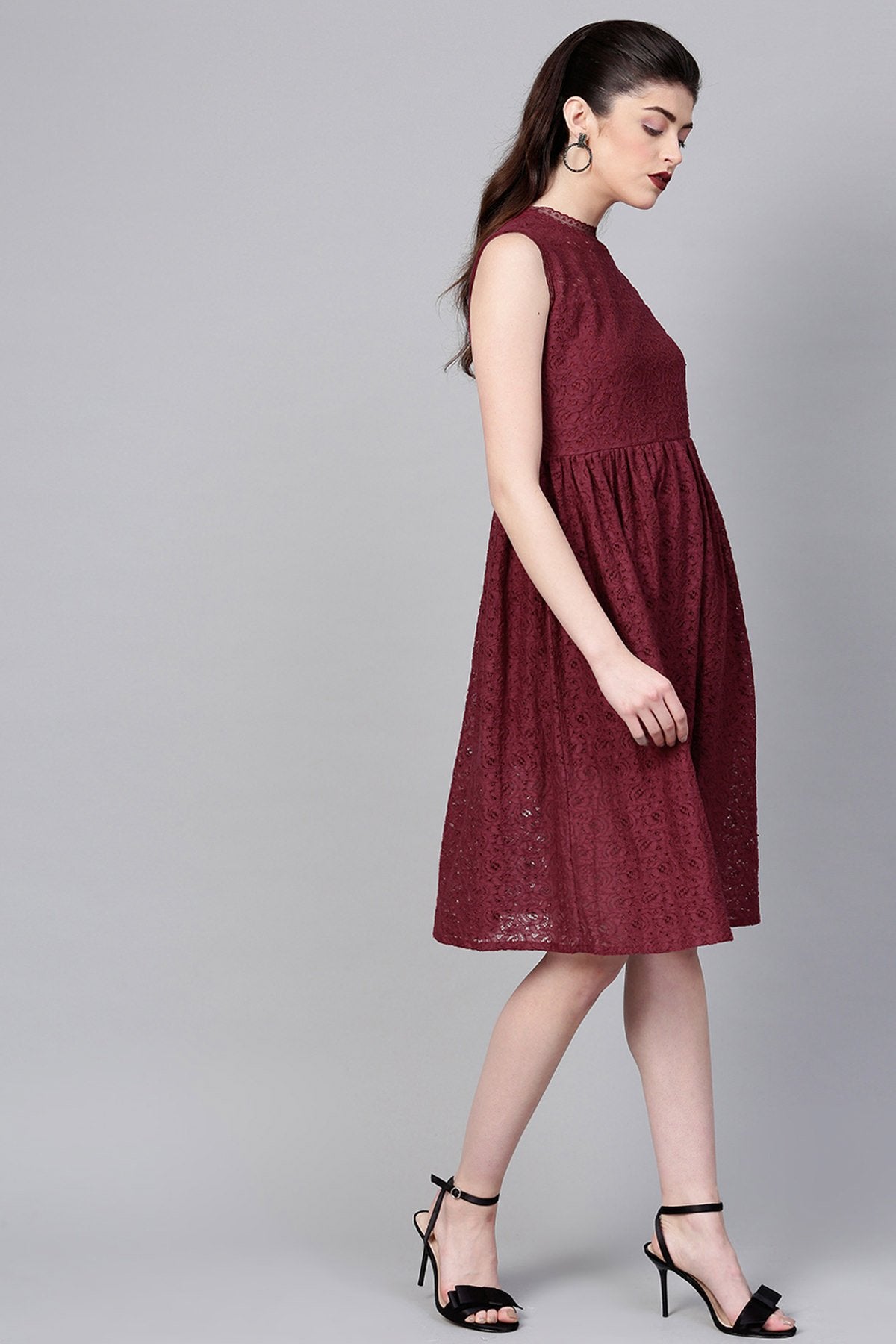 Women's Wine Sleeveless Lace Neck Midi