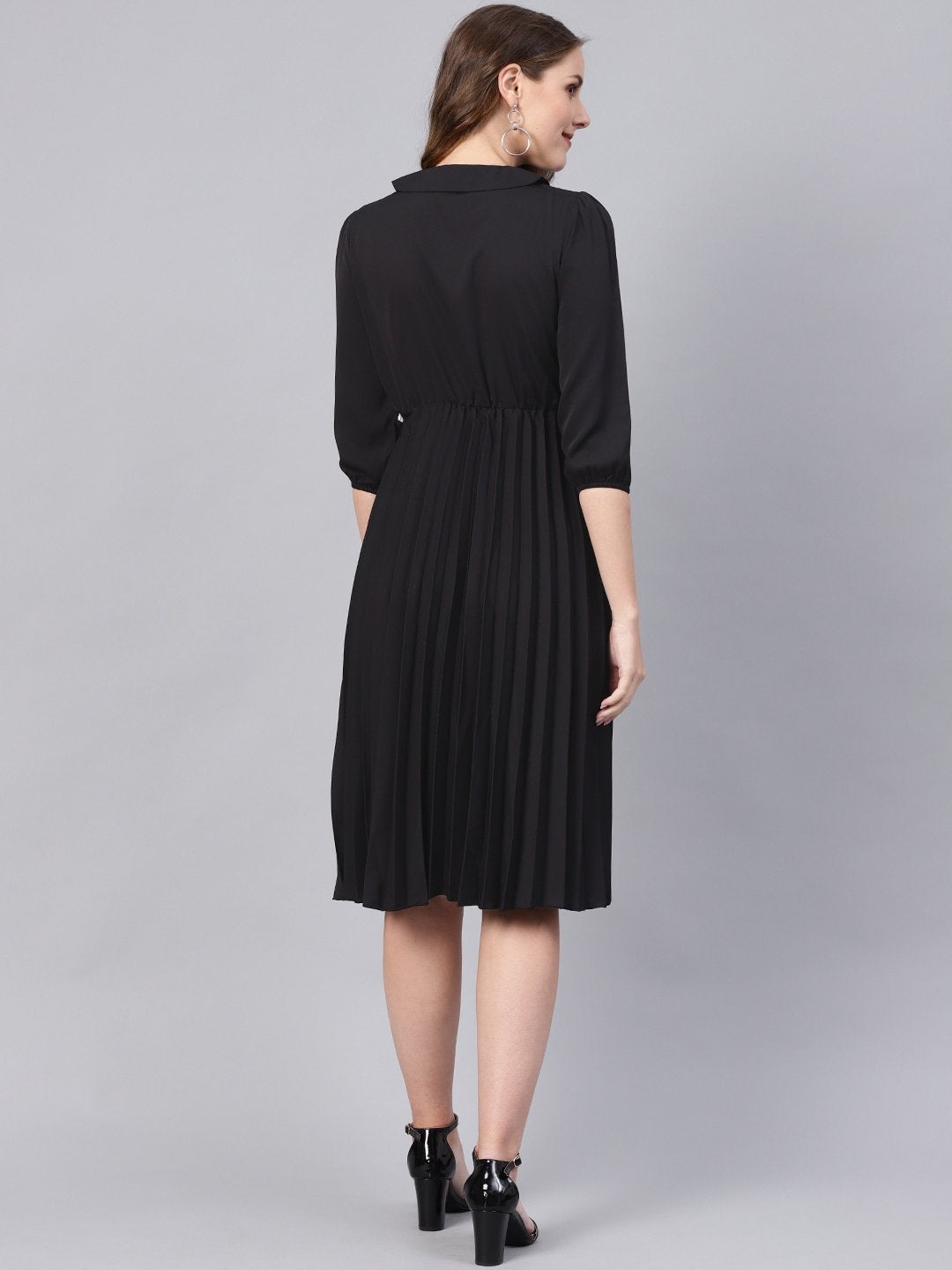 Women's Black Peterpan Belted Pleated Midi Dress