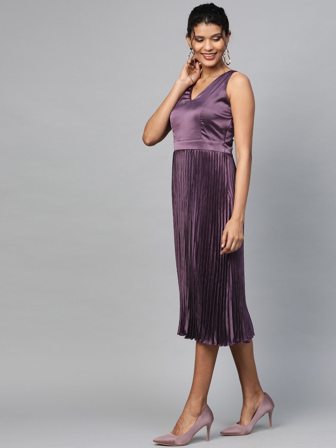 Women's Purple Satin V-Neck Pleated Midi Dress