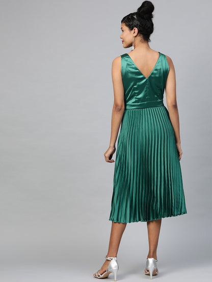Women's Green Satin V-Neck Pleated Midi Dress