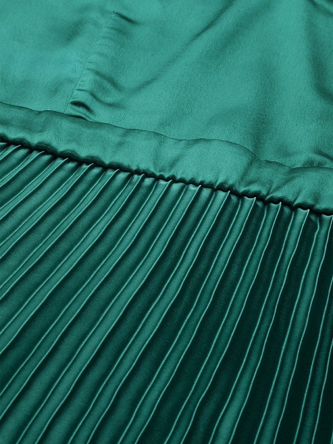 Women's Green Satin V-Neck Pleated Midi Dress