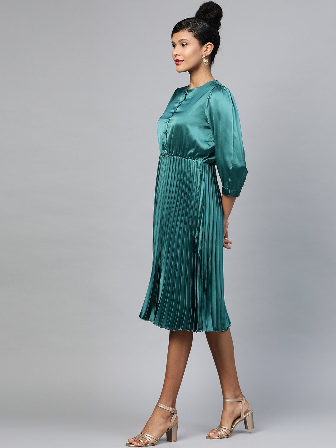 Women's Green Pleated Midi Satin Dress